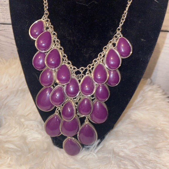 Purple Statement necklace and earring set - Picture 3 of 4